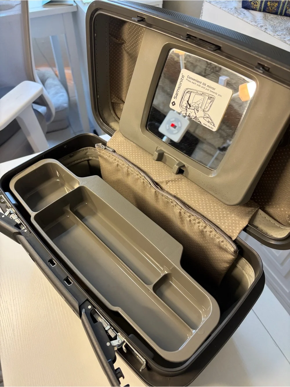 Vintage Samsonite Black and Gray Hard Shell Travel Traincase Luggage Suitcase